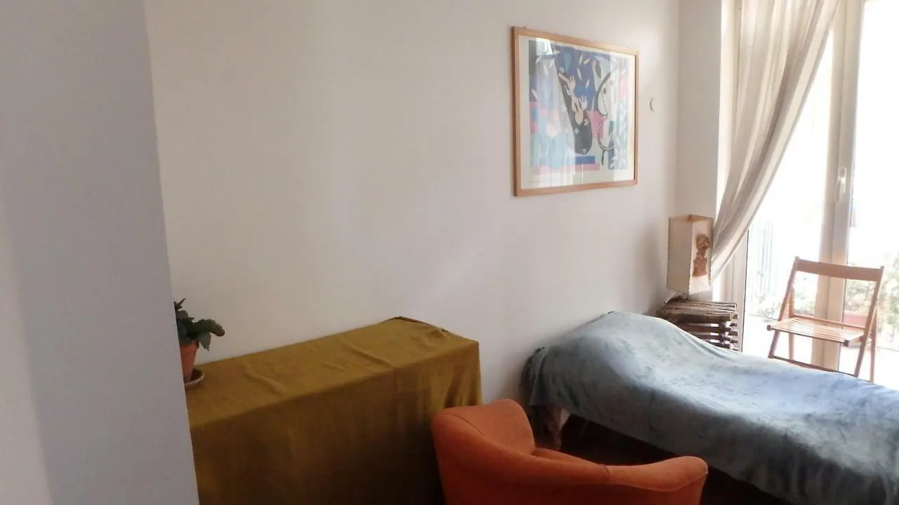 Hotel Camera silenziosa con bagno privato in centro città Palermo 0*,  Italia