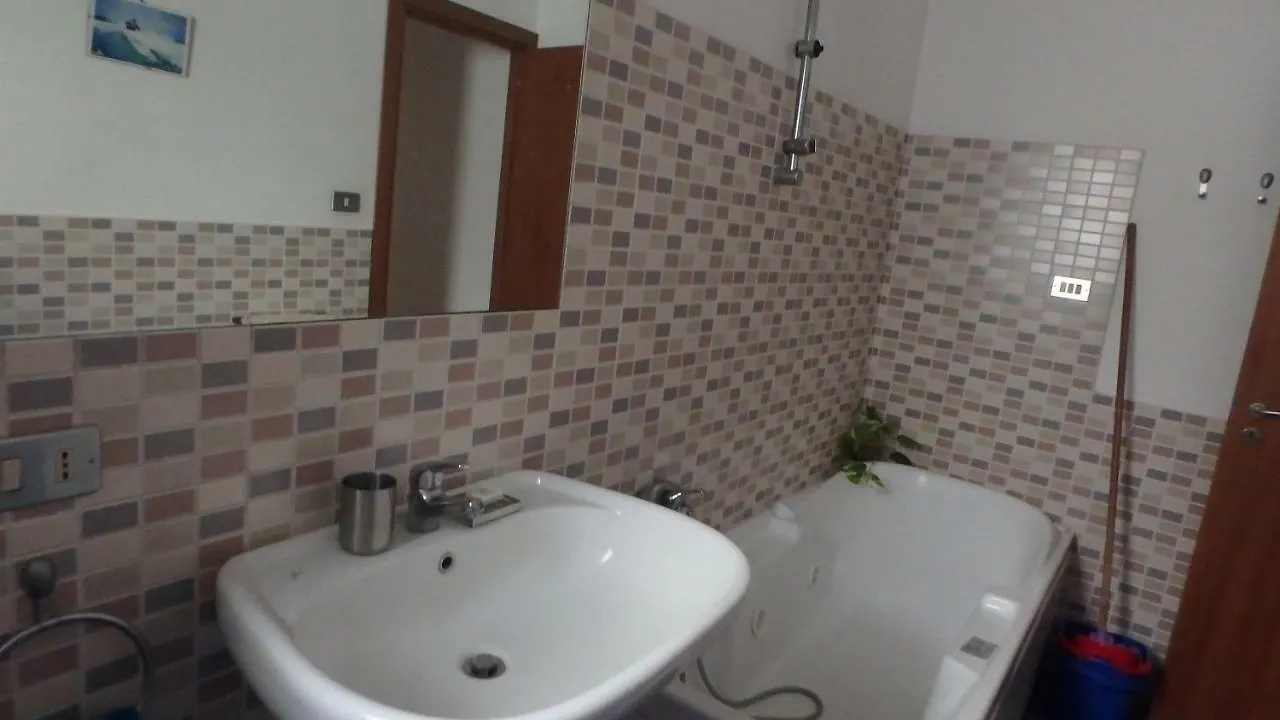 Guest house Camera Silenziosa Con Bagno Privato In Centro Citta Hotel Palermo Italy